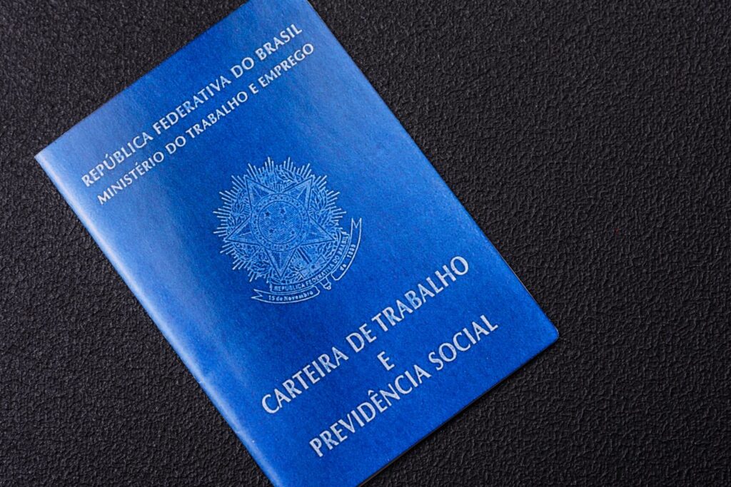 TST consolida 12 teses com efeito vinculante