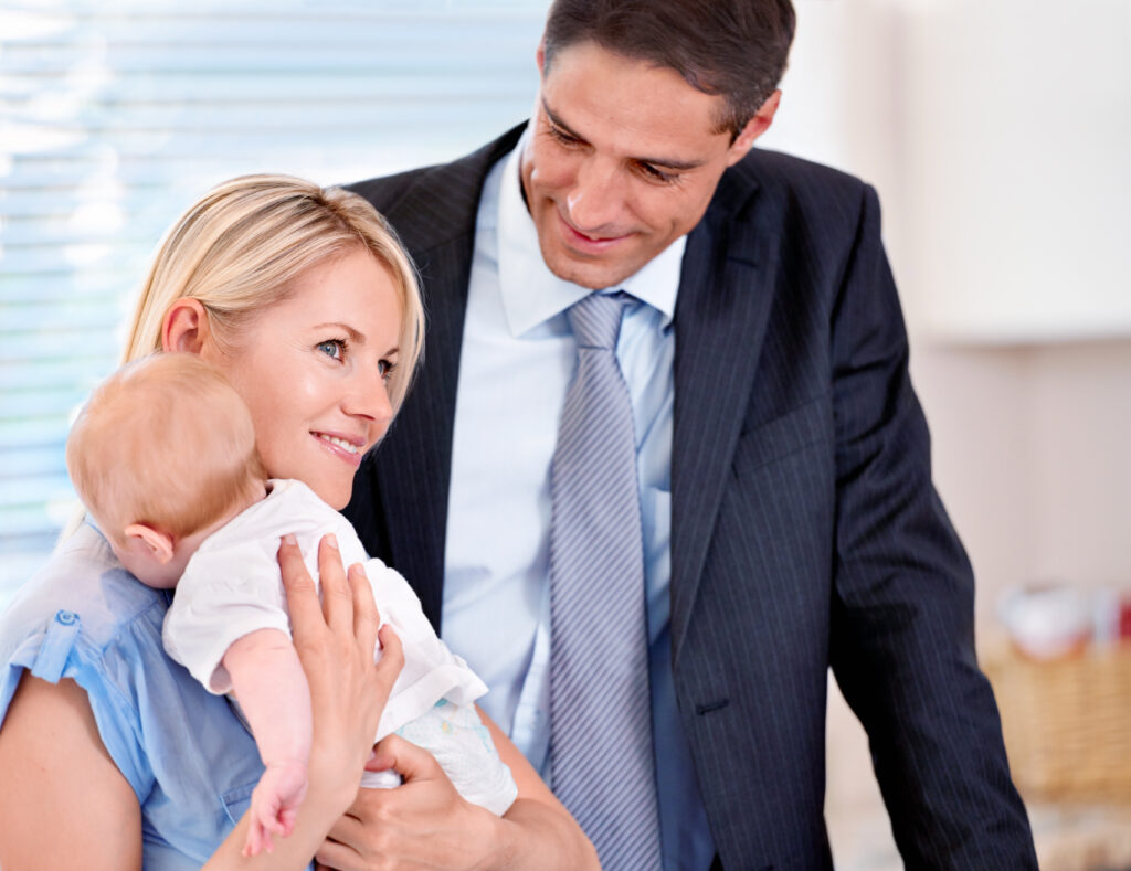 Nova lei amplia licença-paternidade e cria salário-paternidade