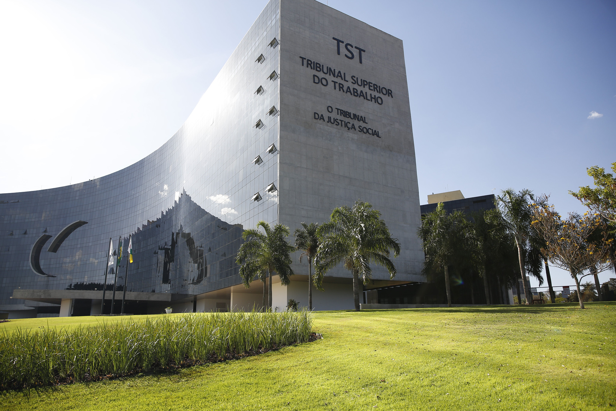 TST decide que sindicato pode atuar em nome de um único trabalhador